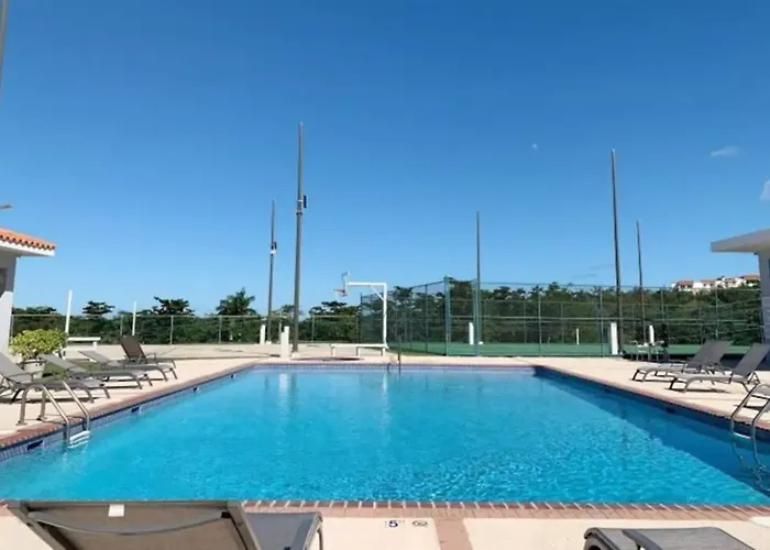3 Bedroom Apt. Close To Main Beaches/ Attractions